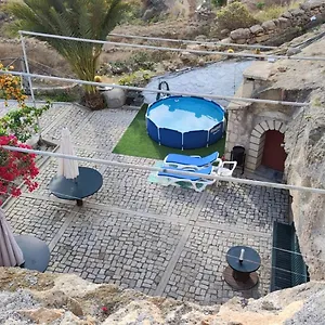 https://eco-holidays-cave-house-justine.in-canary-islands.com